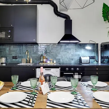 Casa Maria Townhouse- Terrace-4 Bedrooms L'Hospitalet de Llobregat Exterior photo