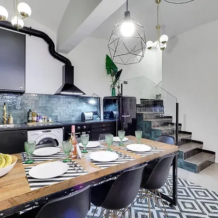 Casa Maria Townhouse- Terrace-4 Bedrooms L'Hospitalet de Llobregat Exterior photo